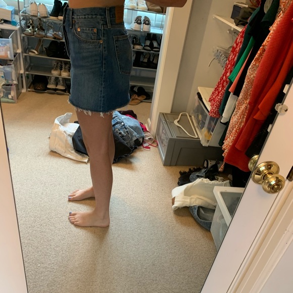 levis denim skirt - Picture 3 of 8